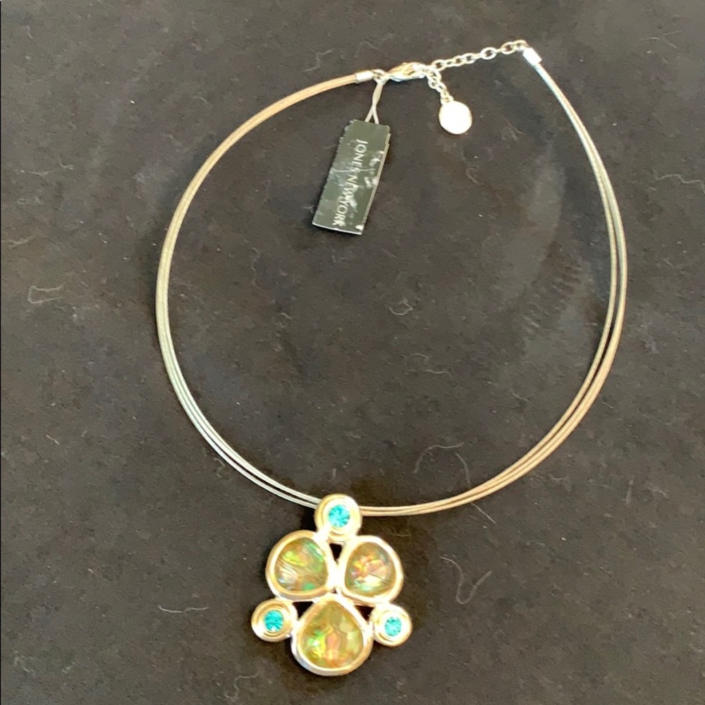 Jones New York nickel safe choker necklace wcharm